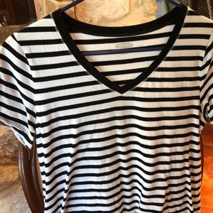 old navy t-shirt